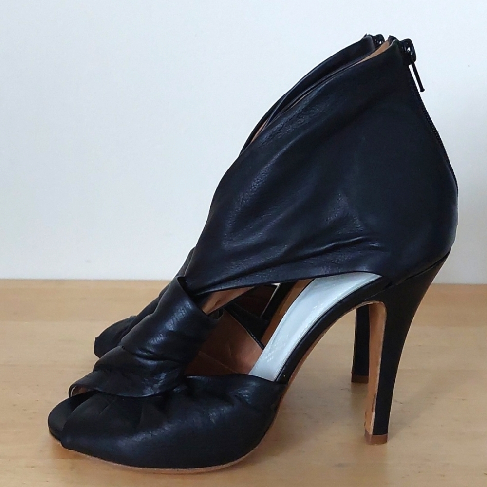 Maison Martin Margiela Knotted Heel Black Leather Sandals 